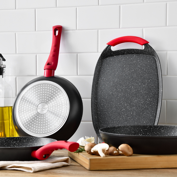 San Ignacio Toledo - Sartén 22 cm, Aluminio Forjado, Inducción, Recubrimiento Interior de Mármol Antiadherente, Resistente y Duradera, Rápida Distribución del Calor, Mango "Soft Touch" en Rojo - Imagen 2
